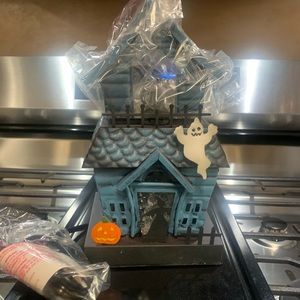 Scentsy Halloween Haunted House Warmer. Brand New never used
